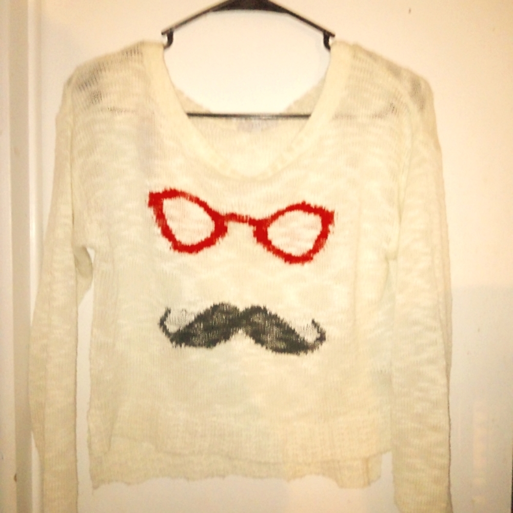 Delia mustache crop top